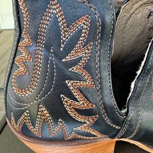 COPY - Ariat Booties Womens 9 WORN ONCE Brown and Black Leather